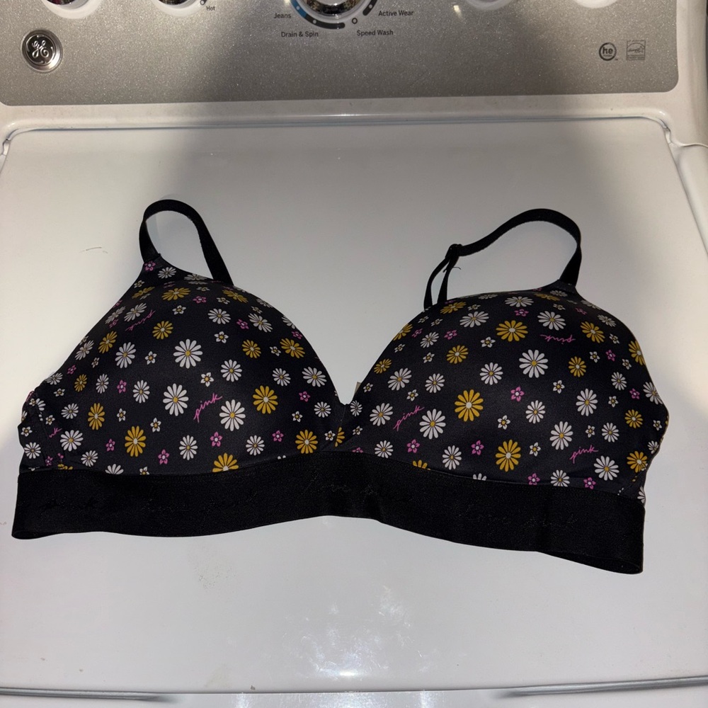 PINK Victoria's Secret Black and White Wireless Bra